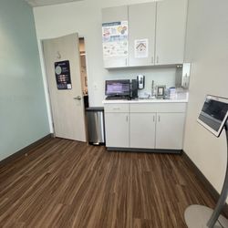 Houston Heart & Vascular Associates - Another Examination Room - Very Clean!