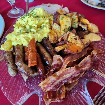Golden Mast Inn - Eggs, bacon, sausage, potatoes family style - Venues & Event Spaces Near Me - Okauchee, Wisconsin Golden Mast Inn - Eggs, bacon, sausage, potatoes family style - Venues & Event Spaces Near Me - Okauchee, Wisconsin