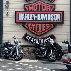 Harley-Davidson of Asheville - Exterior sign and som bikes for sale