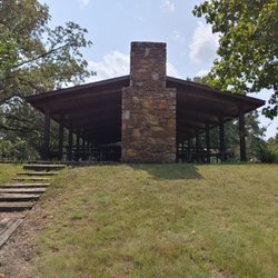 Heyburn Park - Group shelter