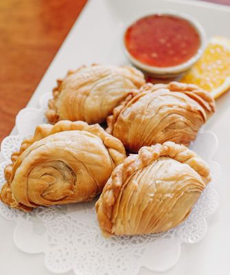 Daw Kun Thai by null