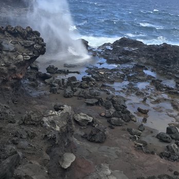 Nakalele Blowhole - Hiking Near Me - Kahakuloa, Hawaii