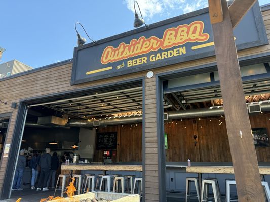 OUTSIDER BBQ & BEER GARDEN by null