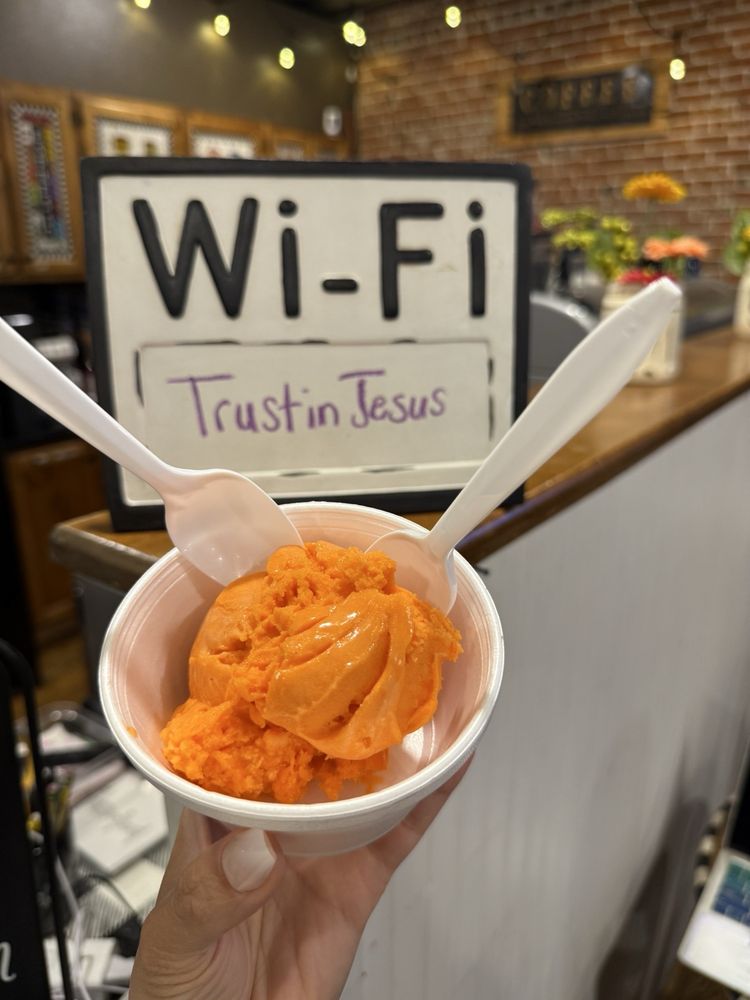 Holy Cow Creamery Logo