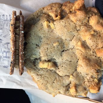 La Grande Orange - Vegan peanut butter sandwich and vegan apple cookie - Coffee & Tea Near Me - Phoenix, Arizona La Grande Orange - Vegan peanut butter sandwich and vegan apple cookie - Coffee & Tea Near Me - Phoenix, Arizona
