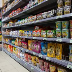 Yau Brothers - Wide range of instant noodles and other items