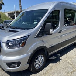 Service Rent A Car - Ford Transit 12 Passenger