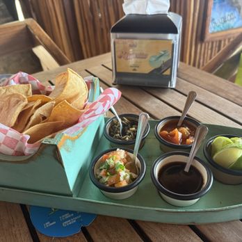 El Fish Fritanga - Complimentary chips - Seafood Near Me - Cancún, ROO El Fish Fritanga - Complimentary chips - Seafood Near Me - Cancún, ROO