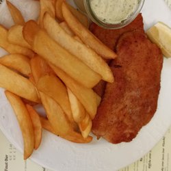 Hauzelhof Wallau - Schnitzel mit hausgemachter grüner Sauce