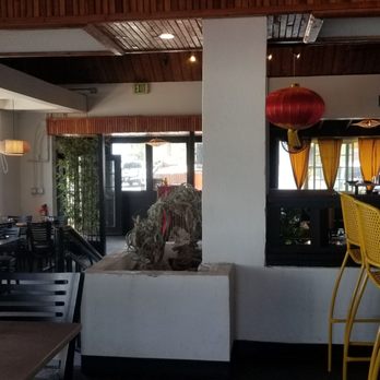 Duckine - Dining room - Chinese Near Me - Lahaina, Hawaii Duckine - Dining room - Chinese Near Me - Lahaina, Hawaii
