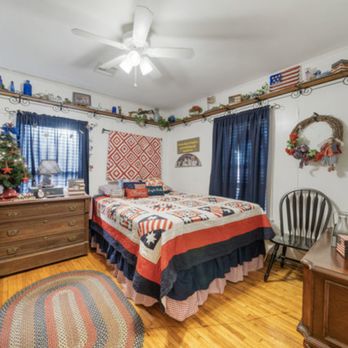 Horseshoe Inn and Campground - Lake House bedroom - Guest Houses Near Me - Adair, Oklahoma Horseshoe Inn and Campground - Lake House bedroom - Guest Houses Near Me - Adair, Oklahoma