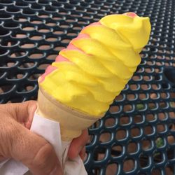 Frosty Dan's - Twist cone