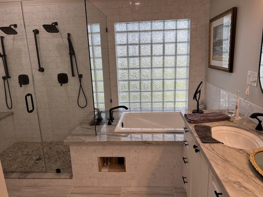 Visionary Home Pro’s Logo