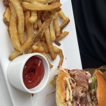 Red 36 - Seafood Near Me - Mystic, Connecticut