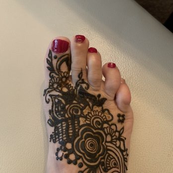 Crescent Moon Henna - Kendra made my "Shrek-like" feet more pleasing for me.  Loved how she transformed my imperfections. - Henna Artists Near Me