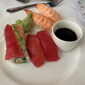 The Circle at The Breakers - Various sushi pieces - Breakfast & Brunch Near Me - Palm Beach, Florida The Circle at The Breakers - Various sushi pieces - Breakfast & Brunch Near Me - Palm Beach, Florida