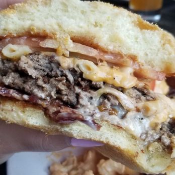 Bosscat Kitchen & Libations - Mac and cheese burger - New American Near Me - Irvine, California