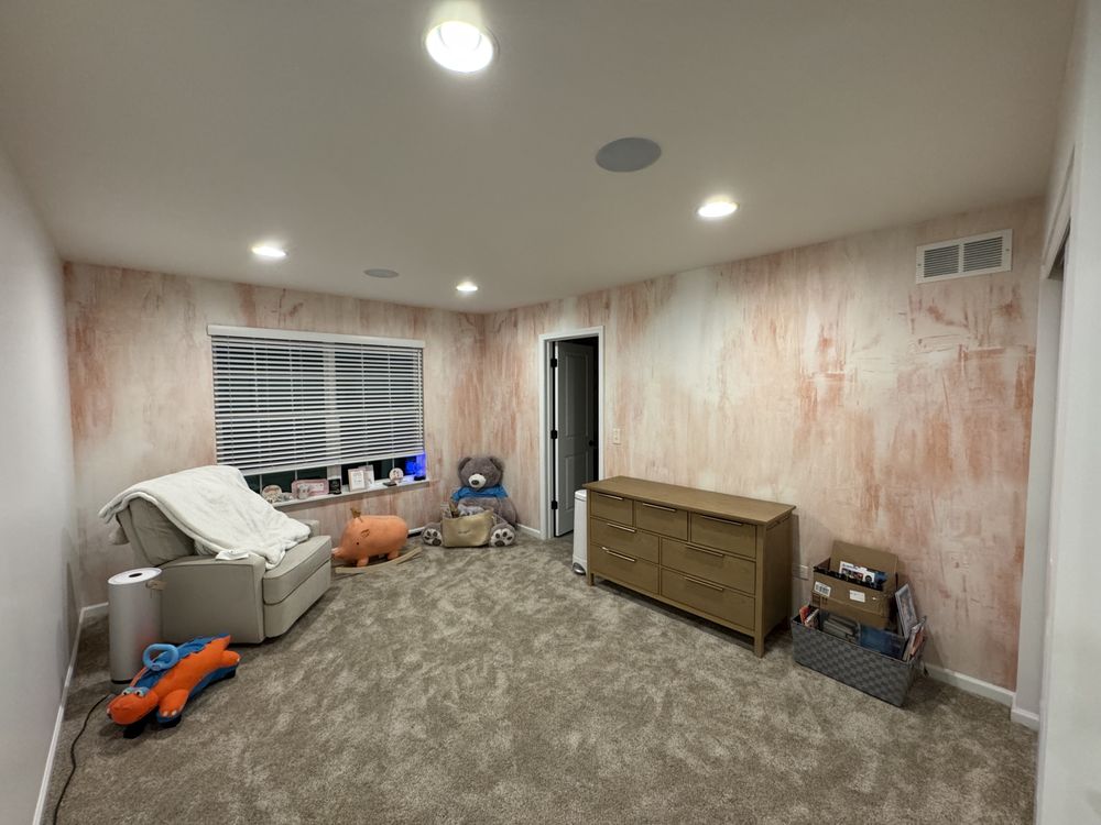 Slide of Handy Holmz