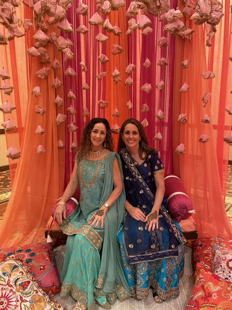 Sandhaya's Boutique Logo