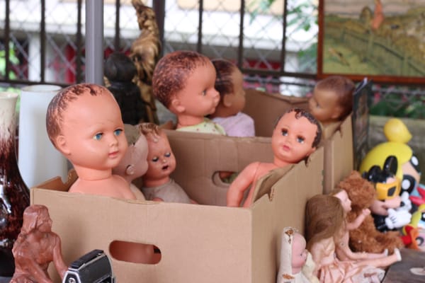 Marché aux puces de la Porte de Vanves by null