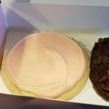 Crumbl - Tatum - Bakeries Near Me - Phoenix, Arizona