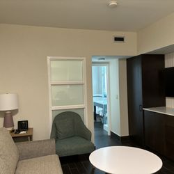 Holiday Inn Hotel & Suites St. Catharines Conf Ctr - Room 611