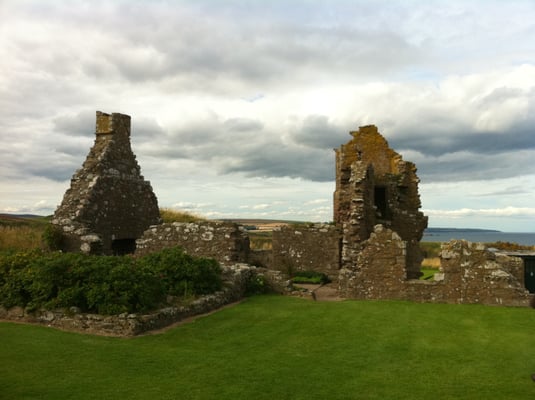 Dunnottar Castle by null