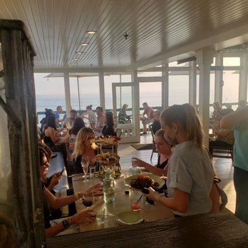 Driftwood Kitchen - Seafood towers - Seafood Near Me - Laguna Beach, California Driftwood Kitchen - Seafood towers - Seafood Near Me - Laguna Beach, California