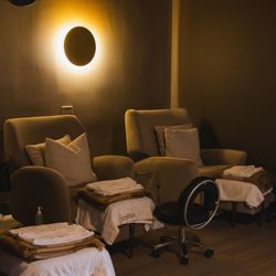 Knead Foot & Body Massage Studio - Marpole