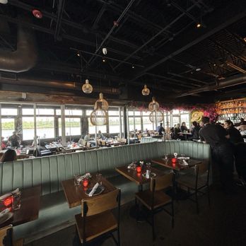 Taverna Veranda - Inside - Mediterranean Near Me - Edgewater, New Jersey