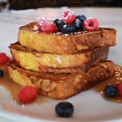 Moish and Itzy’s Restaurant & Delicatessen - French Toast
