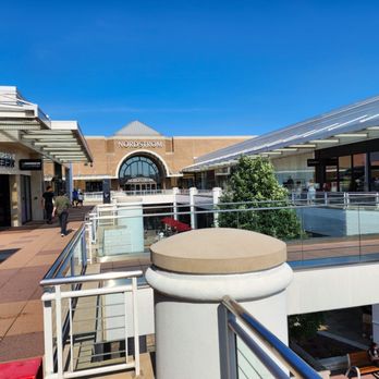 Oakbrook Center - Shopping Centers Near Me - Oak Brook, Illinois