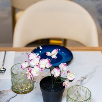 Cafe 85- Downtown - Table setting - Cafes Near Me - Toronto, Ontario