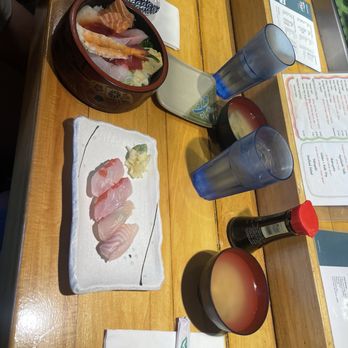 Tomi Sushi - Sushi bowl, their special salmon and red snapper - Japanese Near Me - San Jose, California
