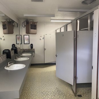 Klamath Falls KOA - Women's Bathroom - Campgrounds Near Me - Klamath Falls, Oregon
