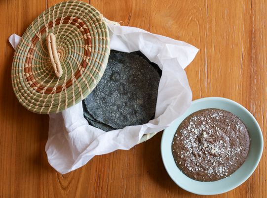 Broken Spanish Comedor by null