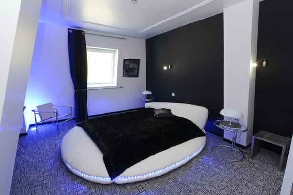 Art Hotel Tours by null