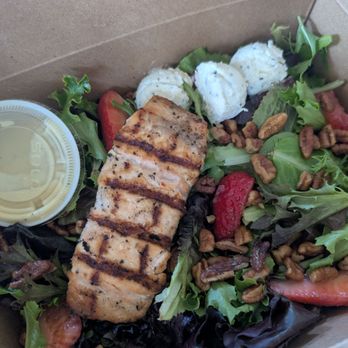 Canyon Grille - Salmon Berry Salad - New American Near Me - Lakeway, Texas