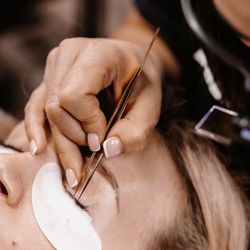 Lashbou Lash Extensions Salon - Our Lash Process