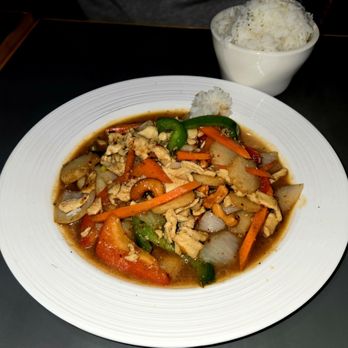 Chalin Thai Cuisine - Cashew Chicken - Thai Near Me - Germantown, Tennessee Chalin Thai Cuisine - Cashew Chicken - Thai Near Me - Germantown, Tennessee