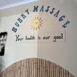 Sunny Massage - I really like it here. The masseur is very polite and has a great attitude. Thanks to Sunny Massager.