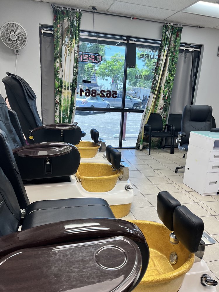 Gold Star Nail & Spa