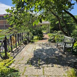 Allen Centennial Gardens
