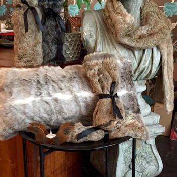 Home James Decor - Come check out our selection of Faux Fur items, from throws and pillows, to wine bags and runners in black, tan, taupe, and s... - Accessories Near Me - Toronto, Ontario