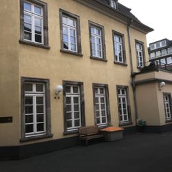 Palais Wittgenstein - Die andere Seite des Hofes. The other side of the courtyard.