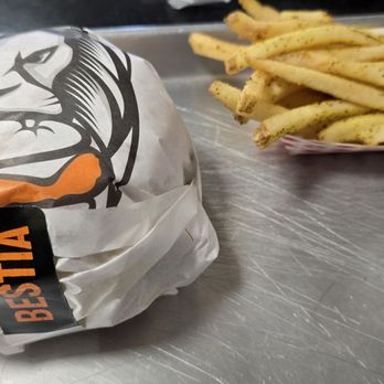 Cuarto de Kilo Mesquite Burgers - Burger & fries - Burgers Near Me - Helotes, Texas Cuarto de Kilo Mesquite Burgers - Burger & fries - Burgers Near Me - Helotes, Texas