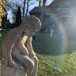 The Sanctuary - Healing Therapies & Gifts - Readings, Reiki, Crystal & Sound Therapies, Mentoring, Aura Photography, Crystal Light Bed, Amethyst Biomat, Salt Cabin and more!