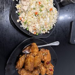 Classic Fried Chicken Wings / 经典香烹鸡翅 Classic Fried Chicken Wings / 经典香烹鸡翅