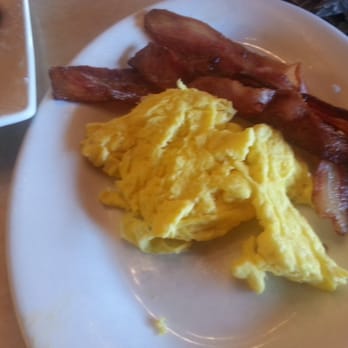 Elmer's Restaurant - Scrambled eggs and bacon - Diners Near Me - Hillsboro, Oregon