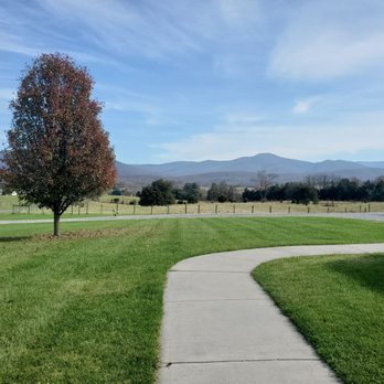 Castle Vineyards - More view - Wine Tasting Room Near Me - Luray, Virginia